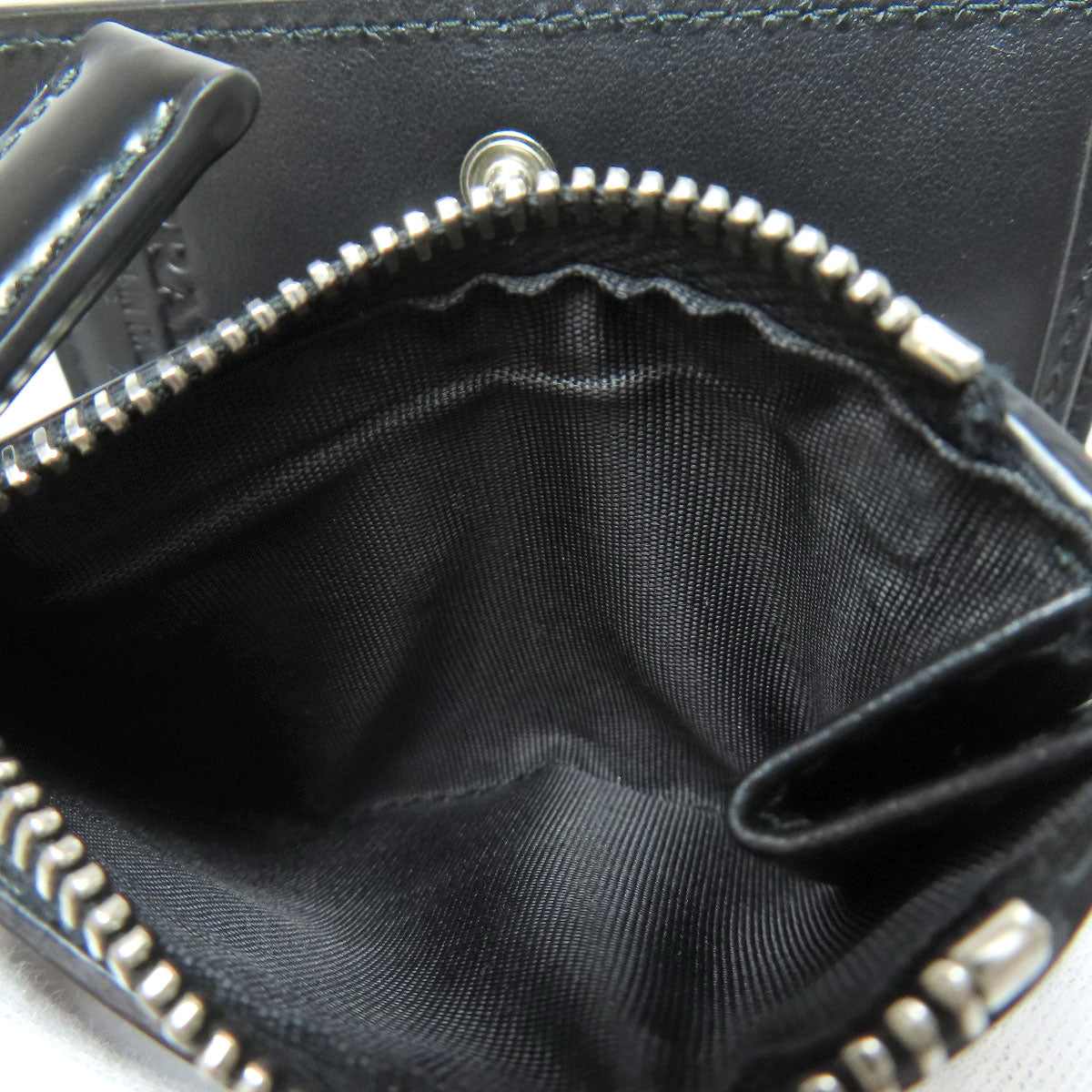 PRADA Bifold Wallet enamel black logo Women(Unisex) Used Authentic