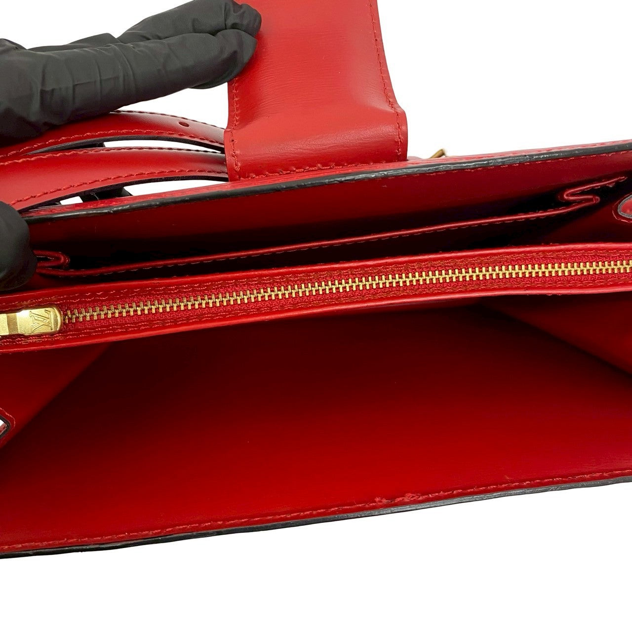 LOUIS VUITTON Shoulder Bag Epi Leather Red Epi Capuchin