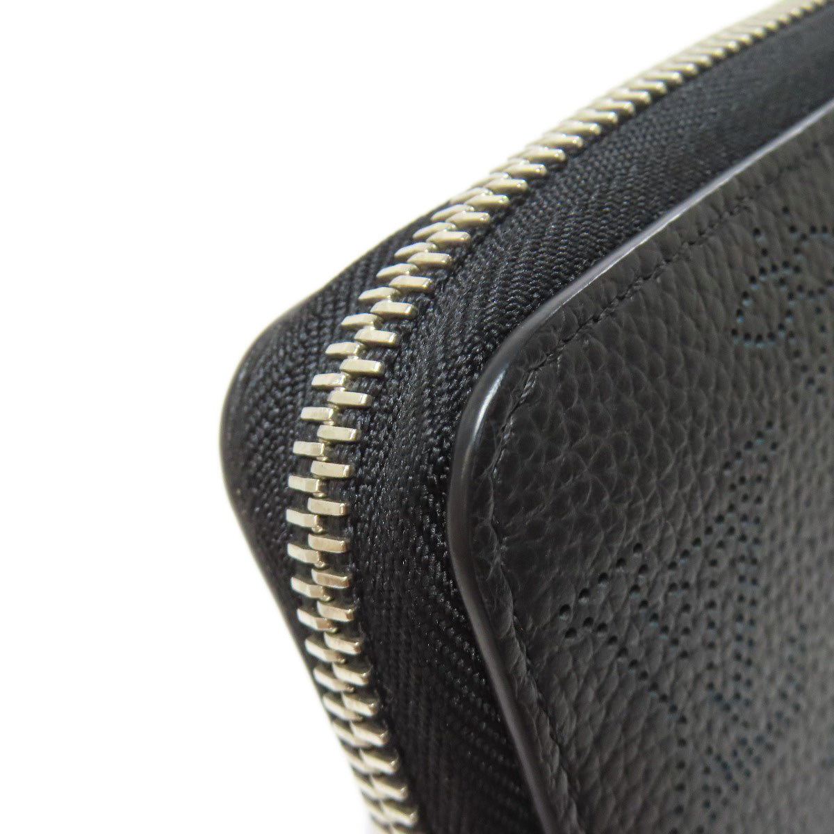 LOUIS VUITTON Long Wallet Purse M61867 Mahina leather black Zippy wallet Women Used Authentic