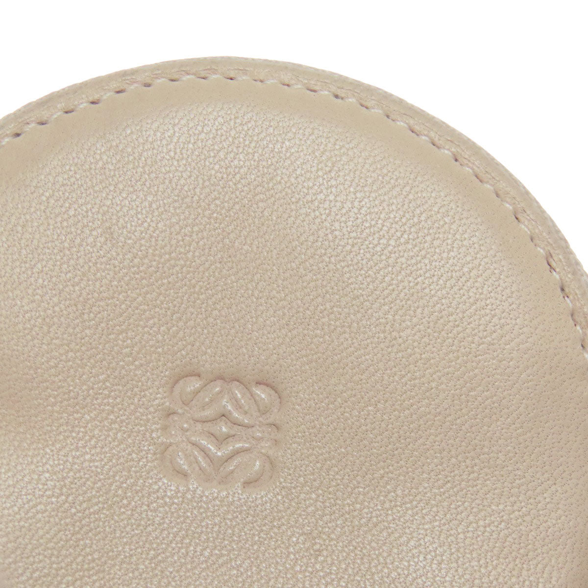 LOEWE Coin case Calfskin beige Anagram Round Shape Women Used Authentic