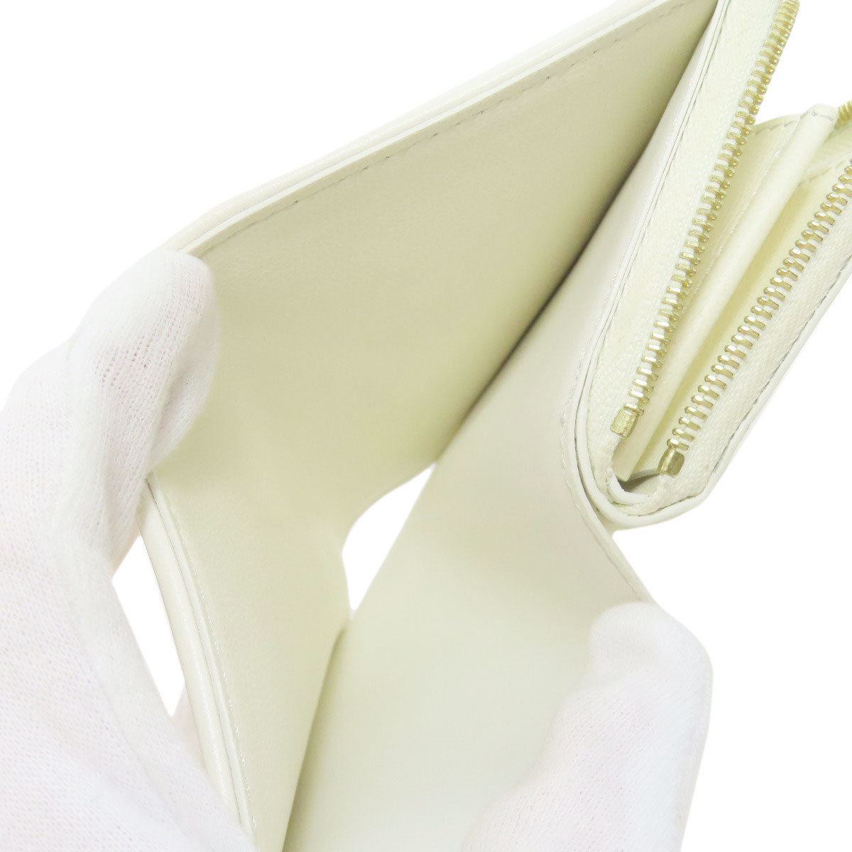 LOUIS VUITTON Bifold Wallet M11909 Calfskin white Portefeuille�ELoup Monogram Flower Women Used Authentic