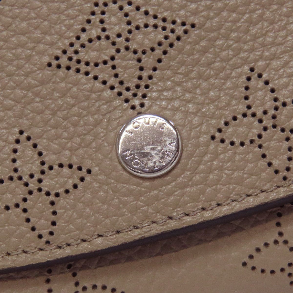 LOUIS VUITTON Bifold Wallet M62542 Monogram Mahina beige Portefeuille Iris Compact Women Used Authentic