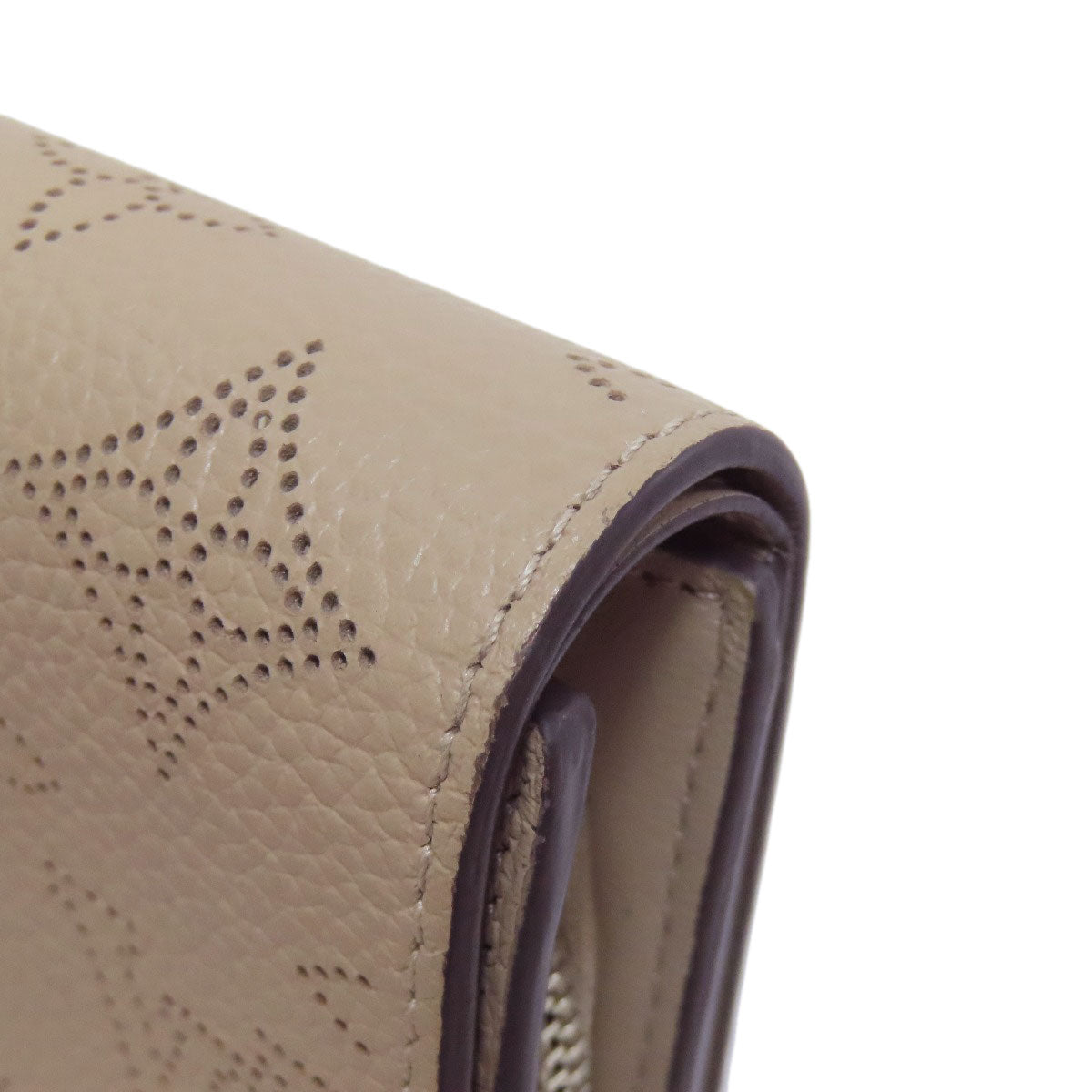 LOUIS VUITTON Bifold Wallet M62542 Monogram Mahina beige Portefeuille Iris Compact Women Used Authentic