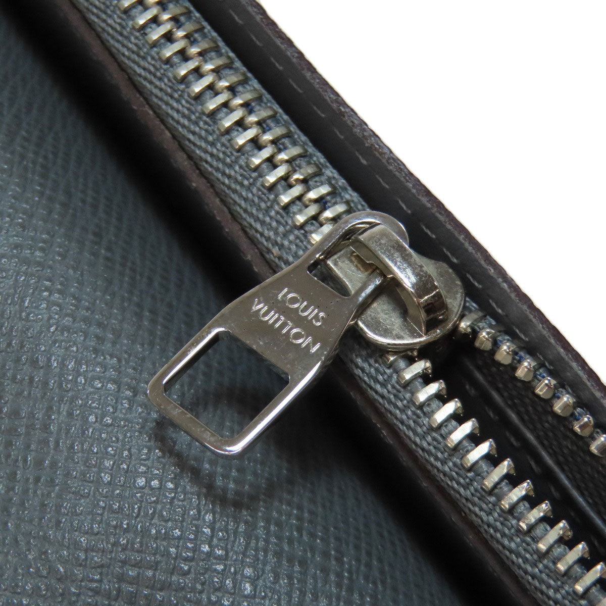 LOUIS VUITTON Long Wallet Purse M32653 Taiga Leather gray Portefeuille Blaza mens Used Authentic