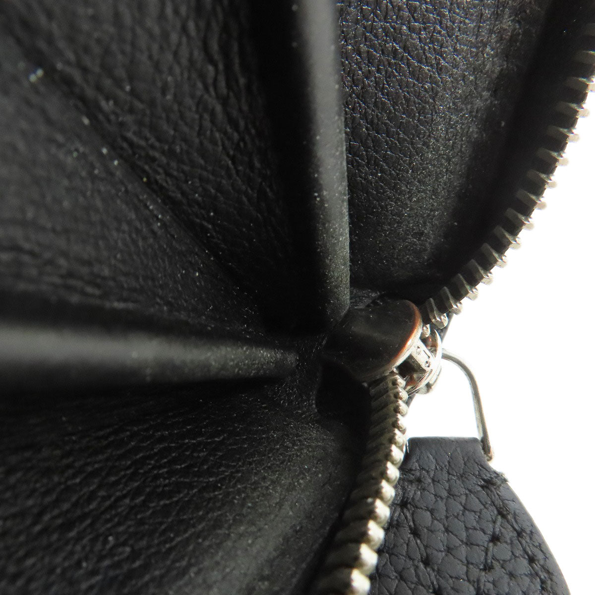 LOUIS VUITTON Long Wallet Purse M61867 Mahina leather black Zippy wallet