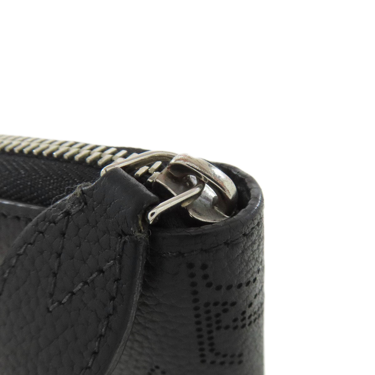 LOUIS VUITTON Long Wallet Purse M61867 Mahina leather black Zippy wallet