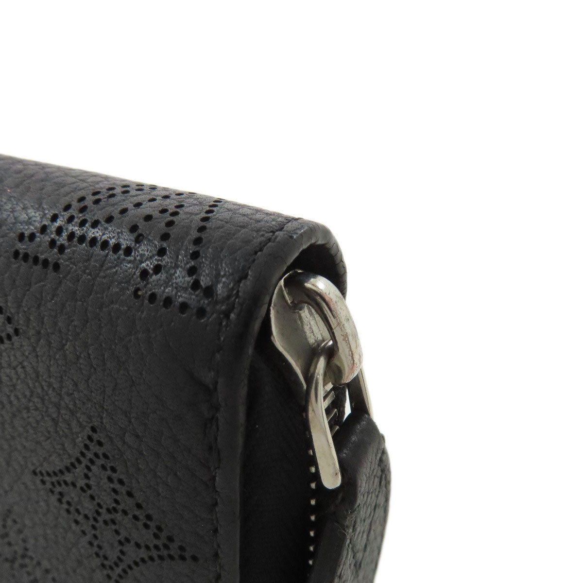 LOUIS VUITTON Long Wallet Purse M61867 Mahina leather black Zippy wallet
