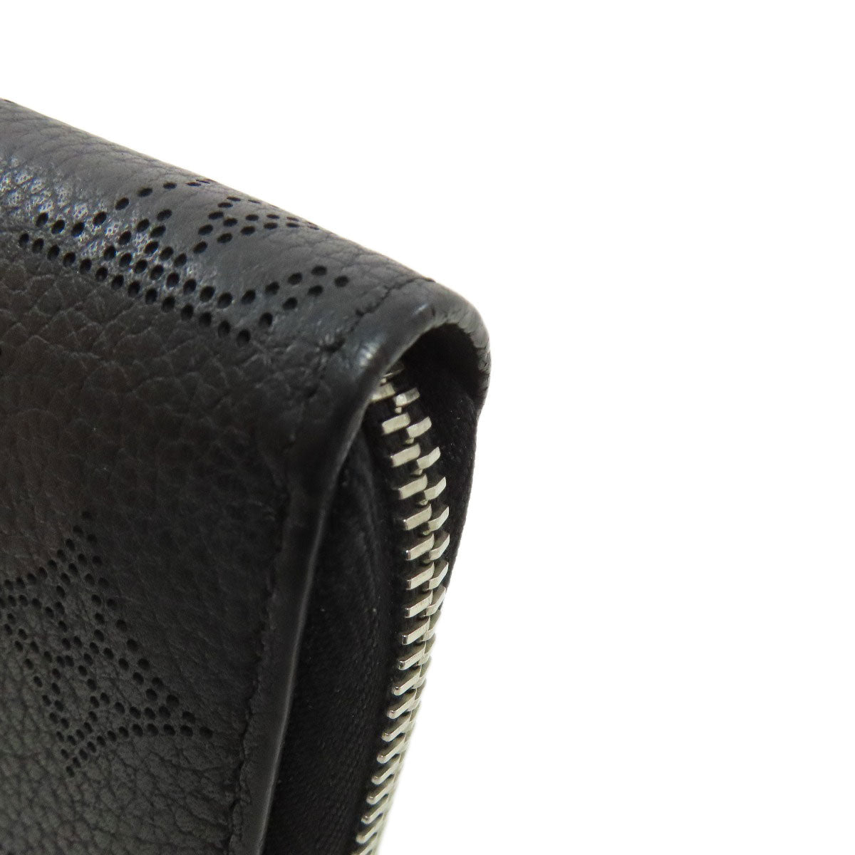LOUIS VUITTON Long Wallet Purse M61867 Mahina leather black Zippy wallet