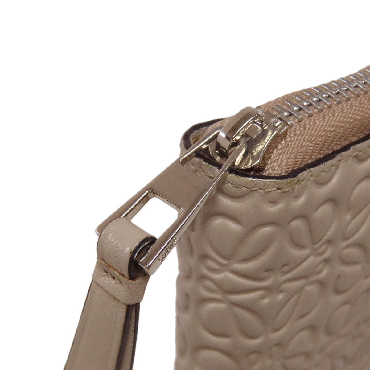 LOEWE Accessory pouch Calfskin gray Anagram Organizer