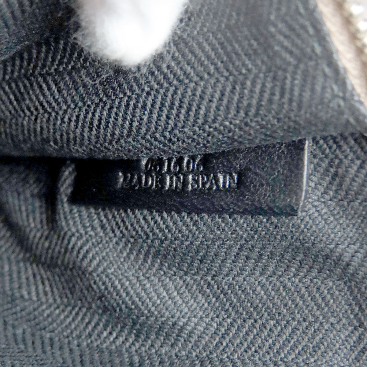 LOEWE Accessory pouch Calfskin gray Anagram Organizer