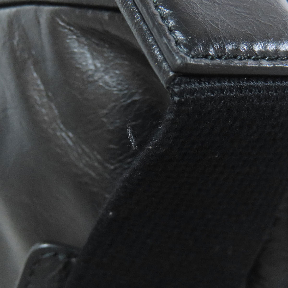 GUCCI Shoulder Bag 574760 leather black Messenger bag with logo