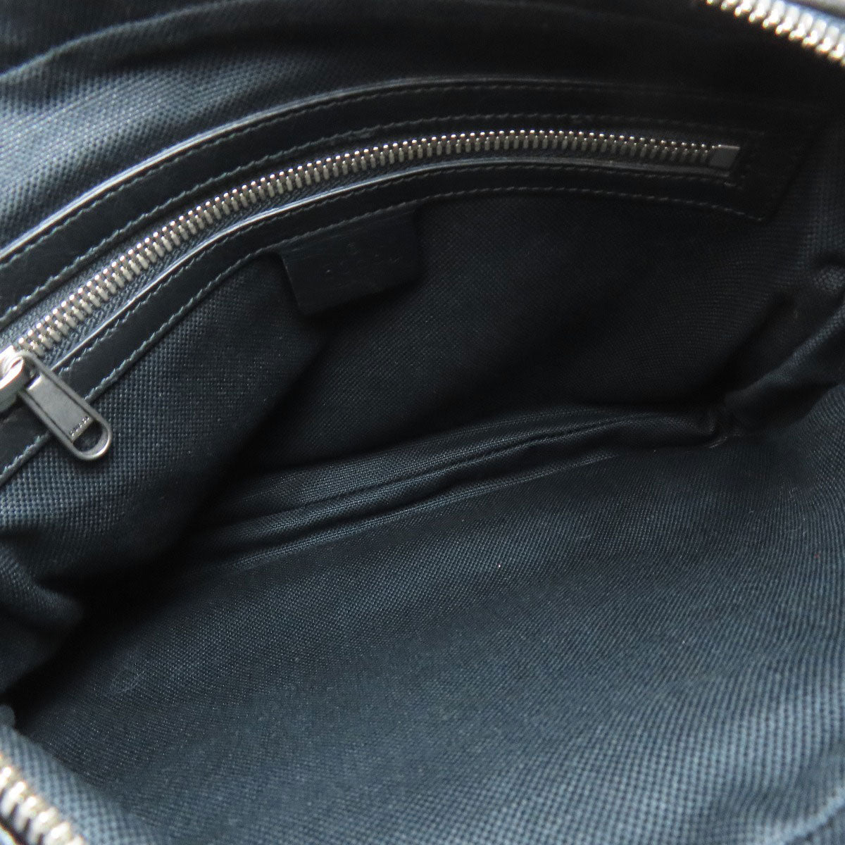 GUCCI Shoulder Bag 574760 leather black Messenger bag with logo