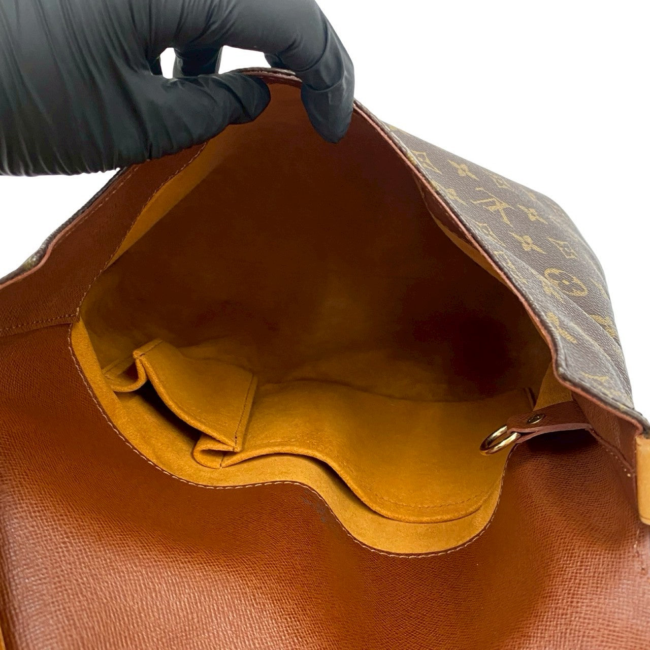 LOUIS VUITTON Shoulder Bag leather Brown Musette