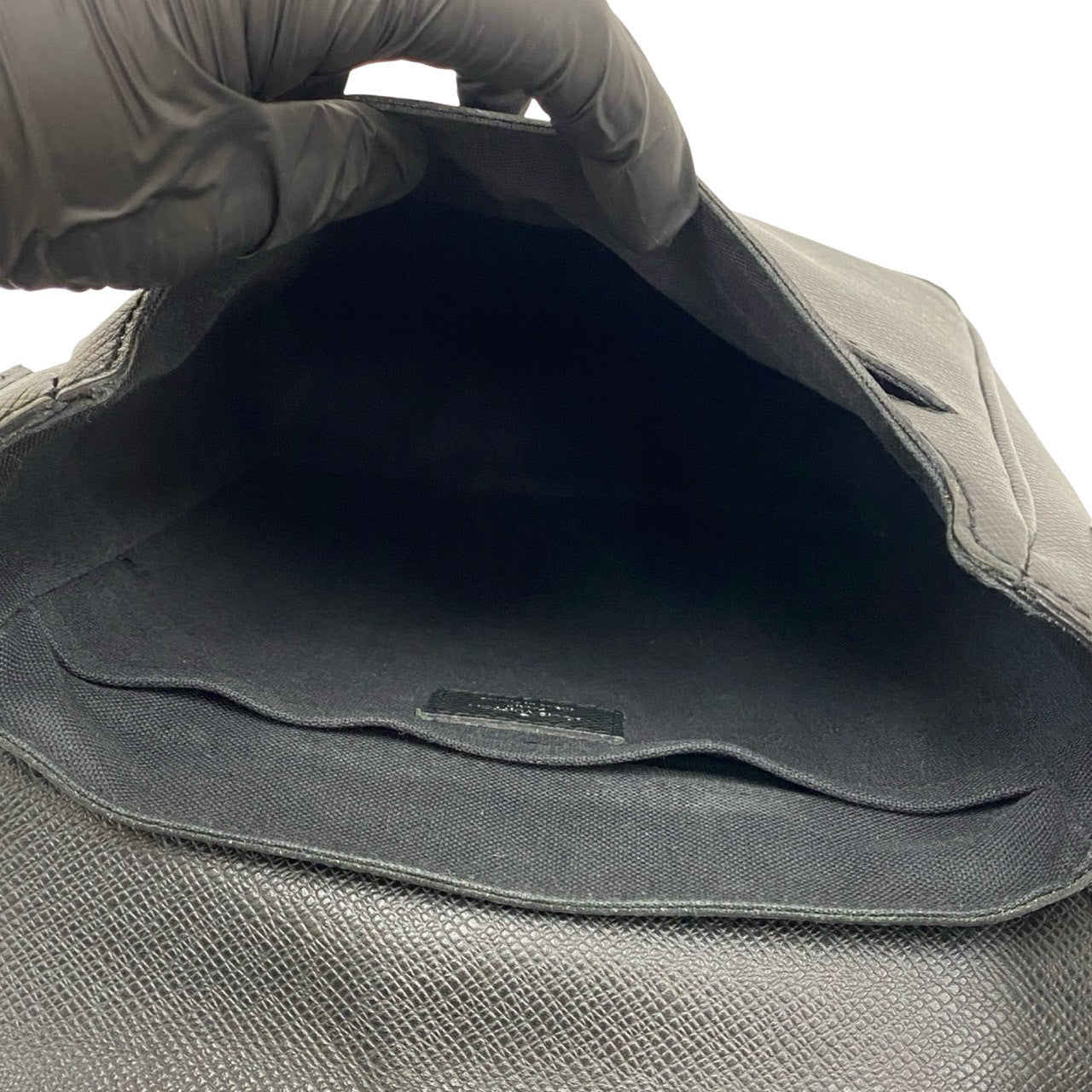 LOUIS VUITTON Shoulder Bag leather black Taiga Luka