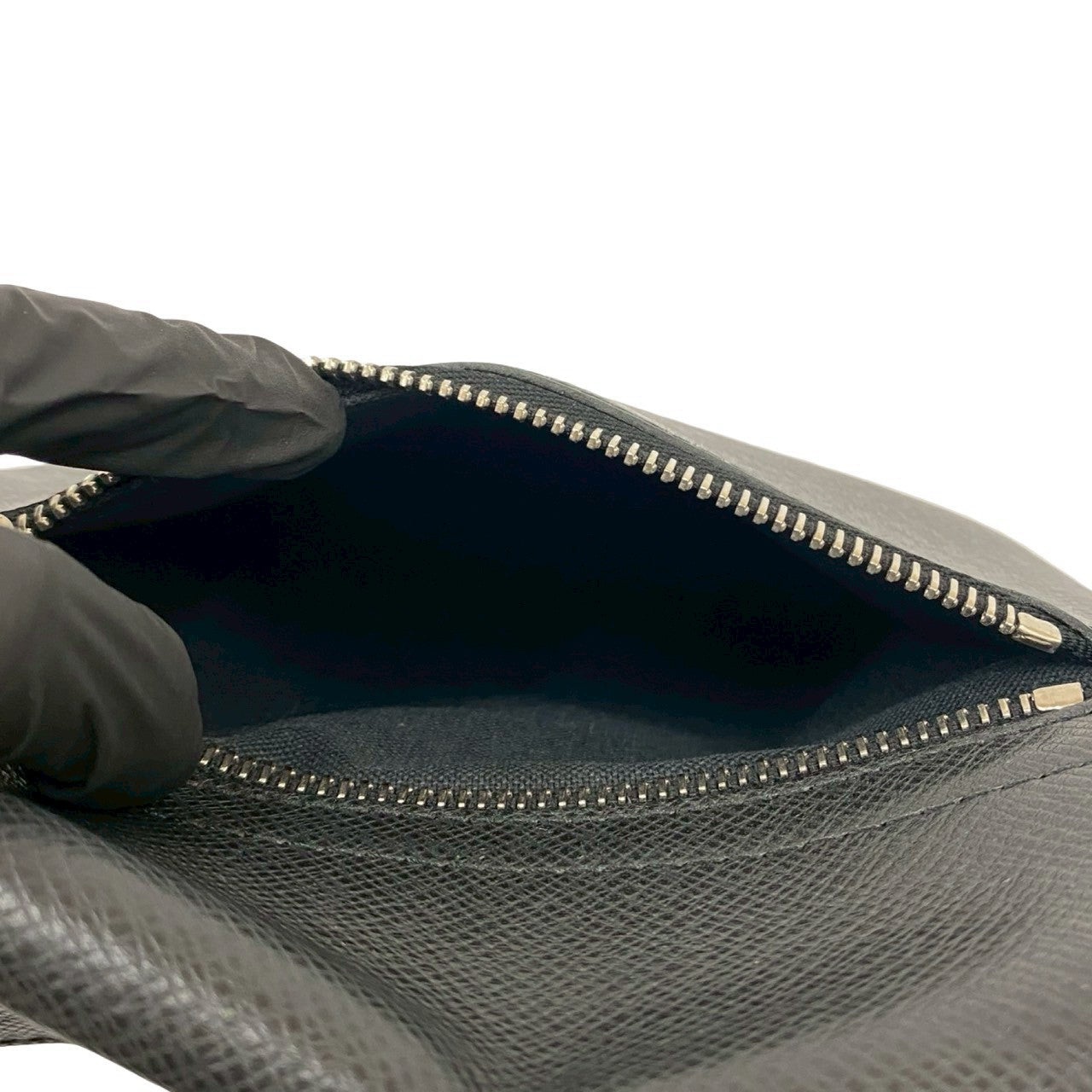 LOUIS VUITTON Shoulder Bag leather black Taiga Luka