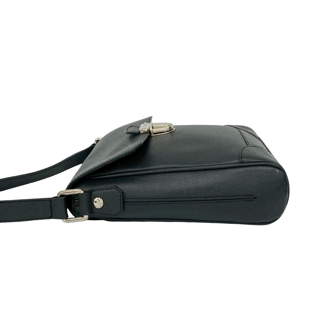 LOUIS VUITTON Shoulder Bag leather black Taiga Luka