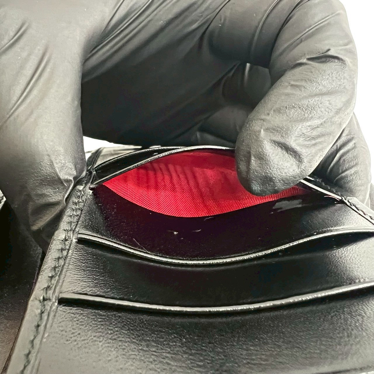 GUCCI Bifold Wallet Calfskin black