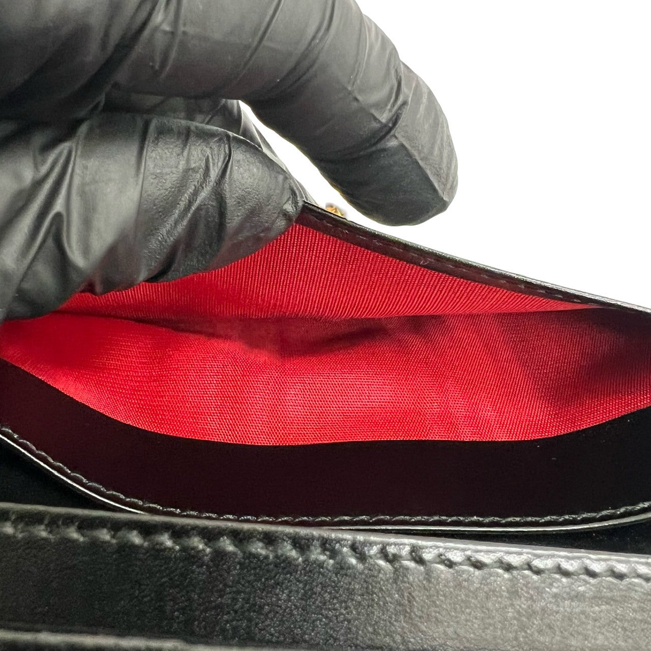 GUCCI Bifold Wallet Calfskin black