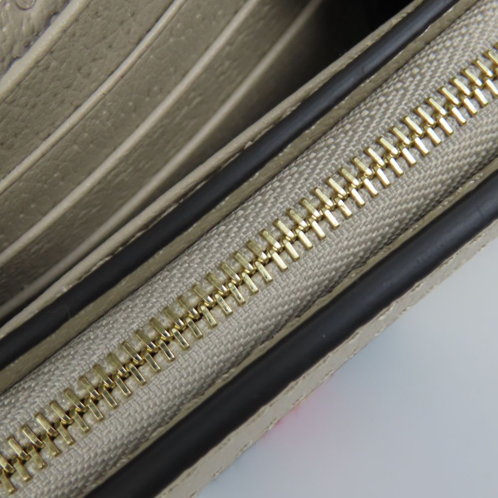 GUCCI Bifold Wallet 598662 GG Supreme canvas, leather Greige type Offidia GG Women Used Authentic
