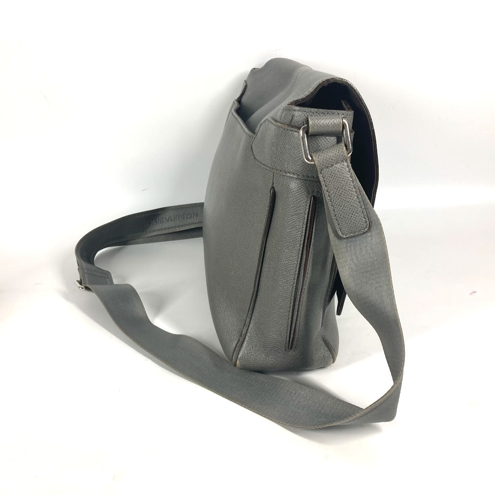LOUIS VUITTON Shoulder Bag M32623 Taiga Leather gray Taiga Roman MM mens Used Authentic