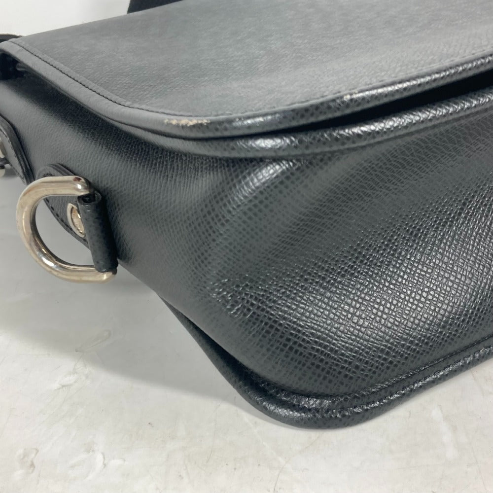 LOUIS VUITTON Shoulder Bag M32482 Taiga Leather black Taiga Andrei