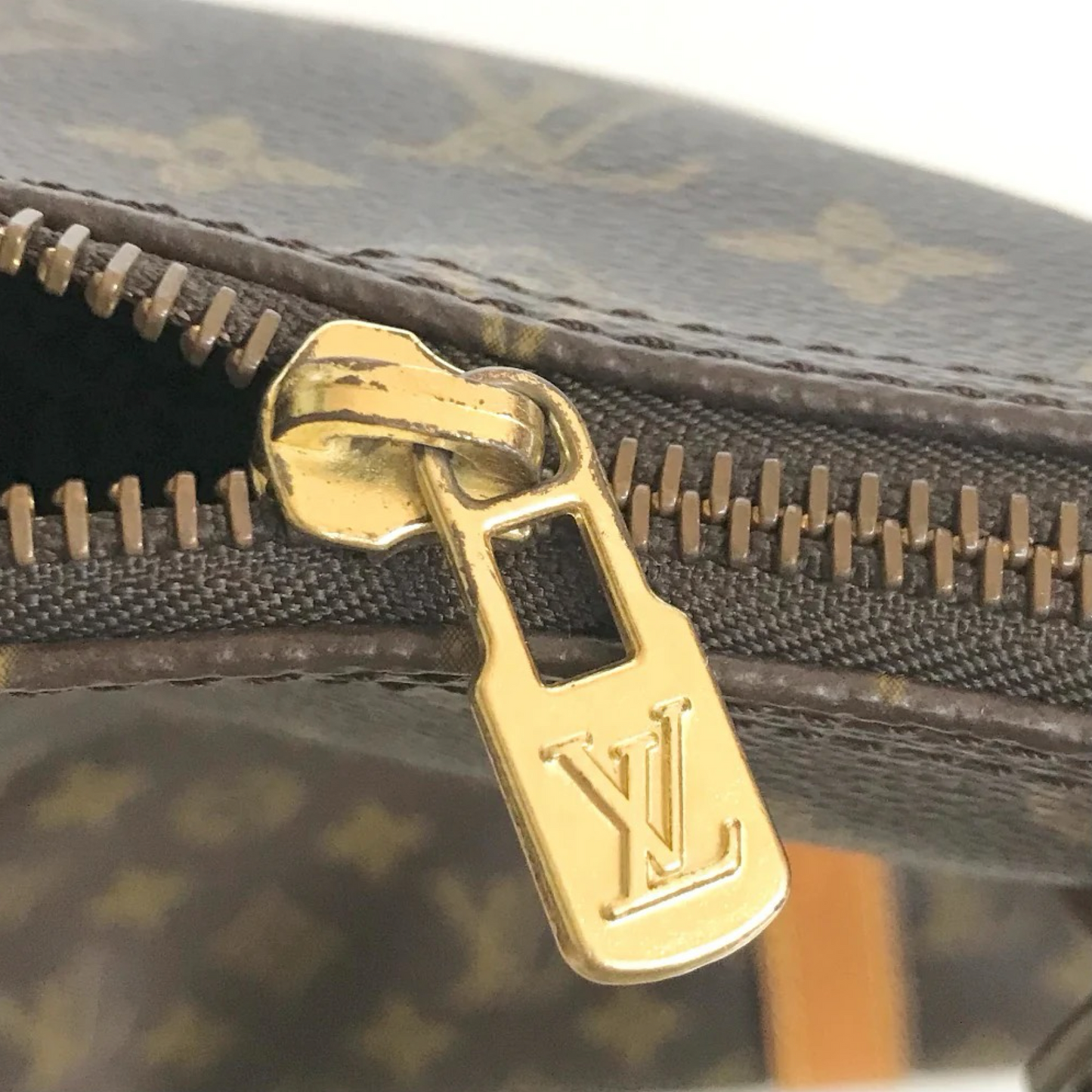 LOUIS VUITTON SAC FLANERIE TOTE