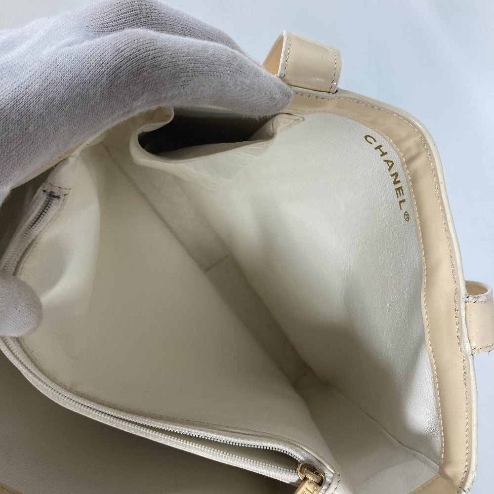 CHANEL Shoulder Bag Patent leather Ivorytype logo Women Used Authentic