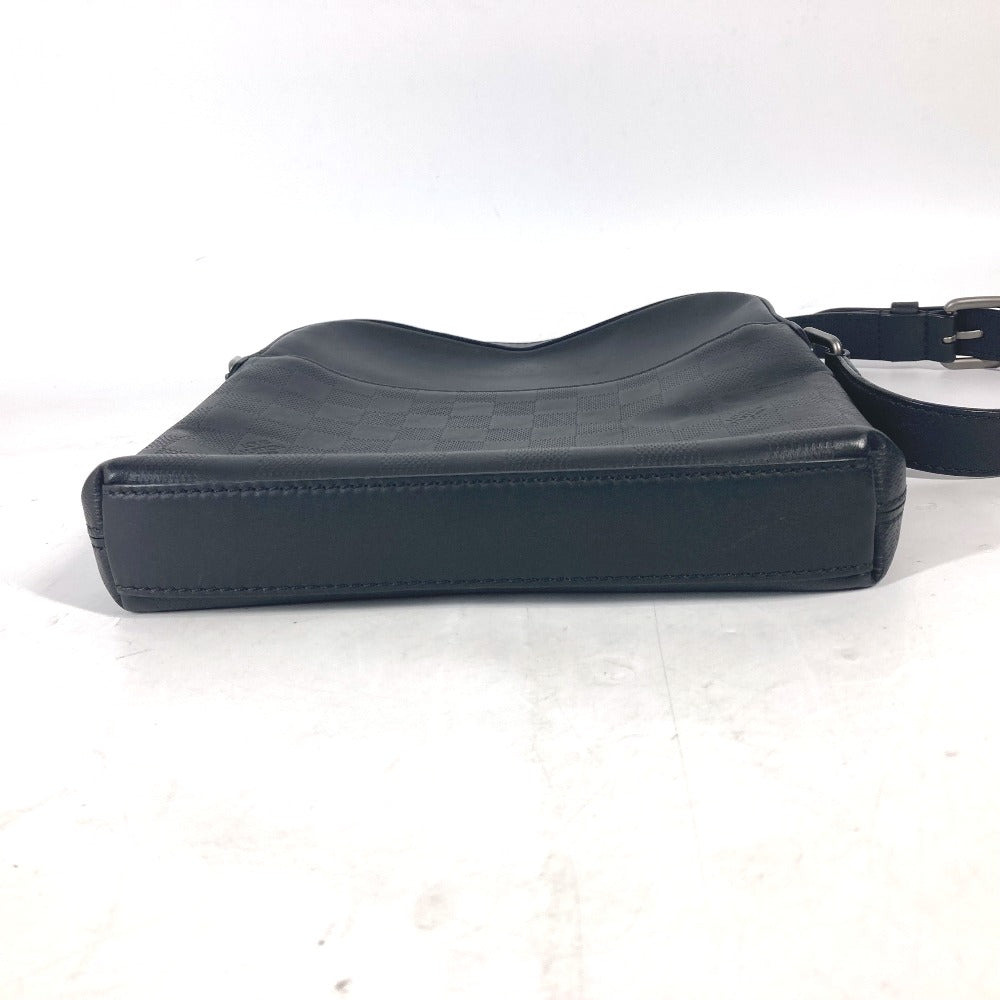 LOUIS VUITTON Shoulder Bag N23355 Damier Anfini Leather black Damier Anfini Pochette District mens Used Authentic