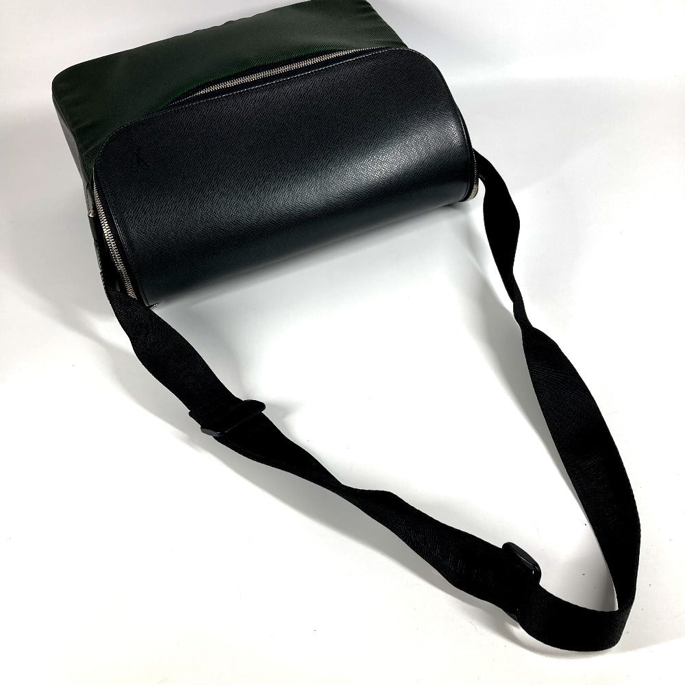 LOUIS VUITTON Shoulder Bag M30862 Taiga Leather, Nylon khaki Taiga Thai meal
