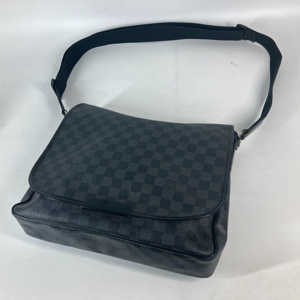 LOUIS VUITTON Shoulder Bag N41272 Damier Grafitto Canvas black Damier Grafitte District MM