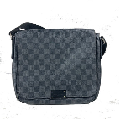 LOUIS VUITTON Shoulder Bag N41260 Damier Grafitto Canvas black Damier Grafitte District PM mens Used Authentic