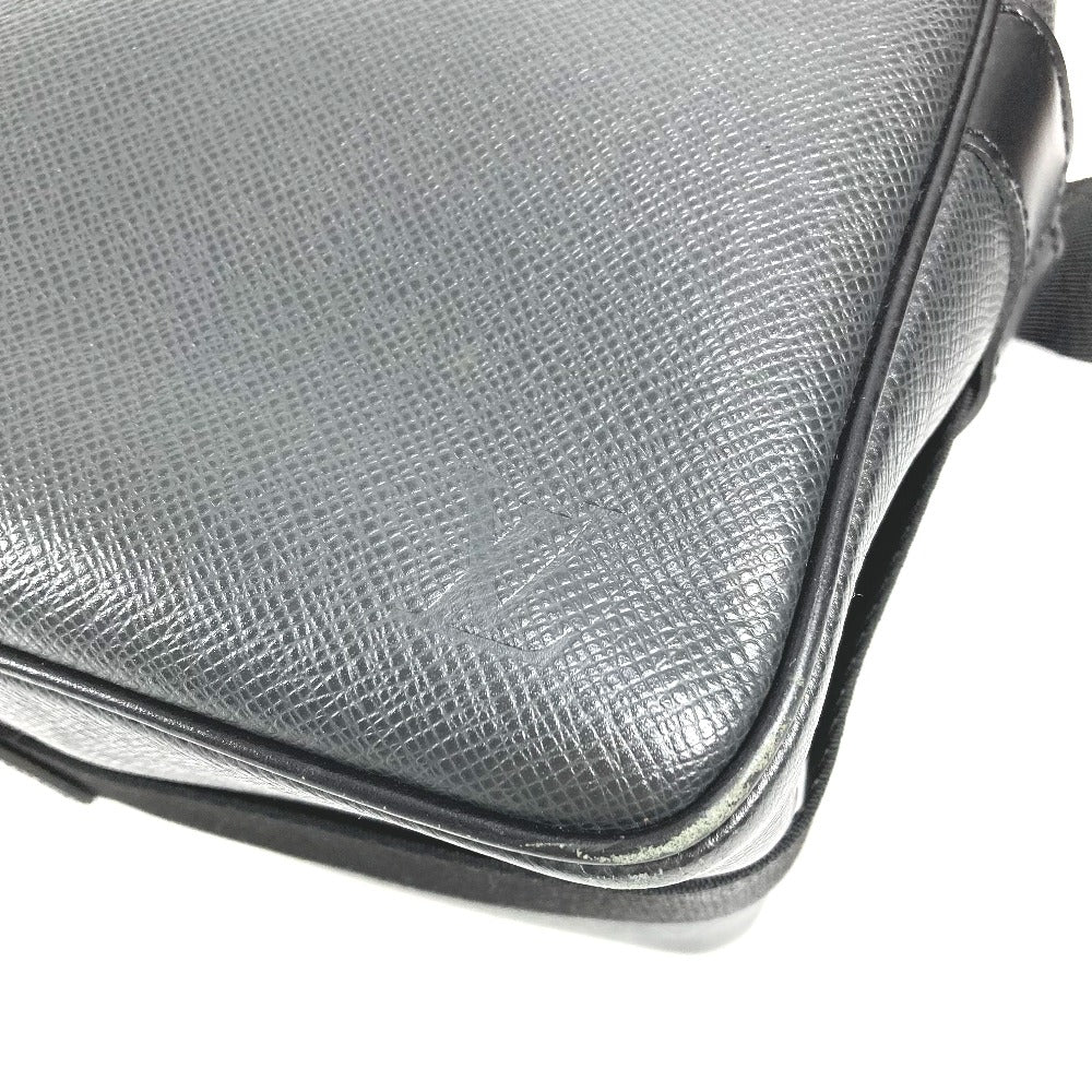 LOUIS VUITTON Shoulder Bag M30152 Taiga Leather black Taiga Reporter PM unisex(Unisex) Used Authentic