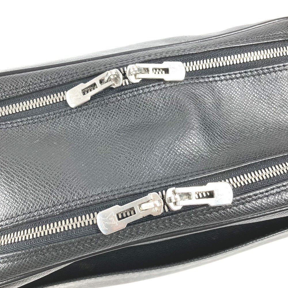 LOUIS VUITTON Shoulder Bag M30152 Taiga Leather black Taiga Reporter PM unisex(Unisex) Used Authentic