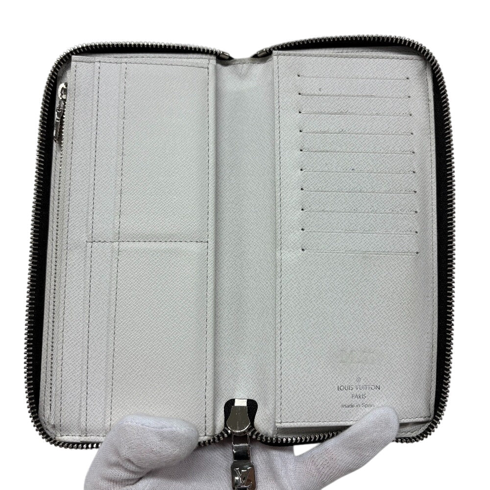 LOUIS VUITTON Long Wallet Purse M31078 leather white Taigalama Zippy Wallet Vertical Women Used Authentic