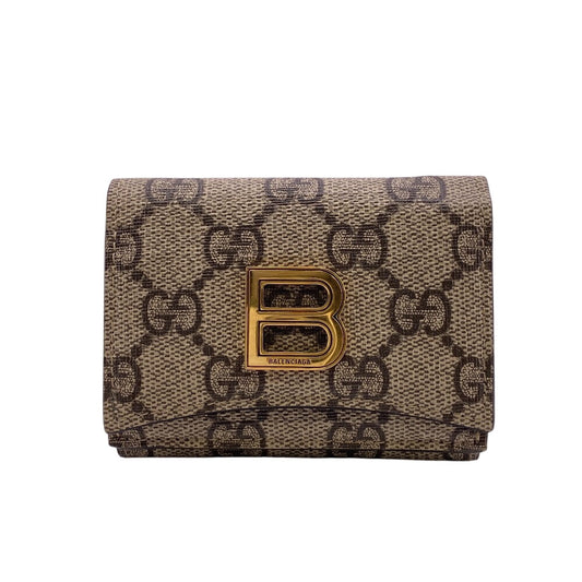 GUCCI Tri-fold wallet 681700 PVC coated canvas beige Balenciaga Compact Wallet GG Supreme logo The Hacker Women Used Authentic