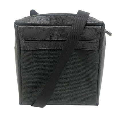 LOUIS VUITTON Shoulder Bag M30908 Taiga black Shoulder Bag Taiga Sayan mens Used Authentic